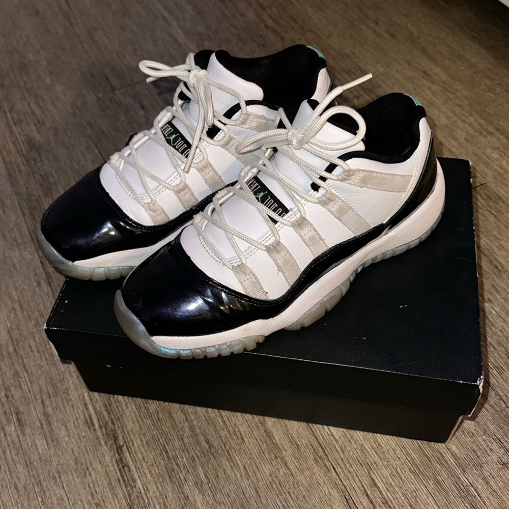 Jordan 11 retro low